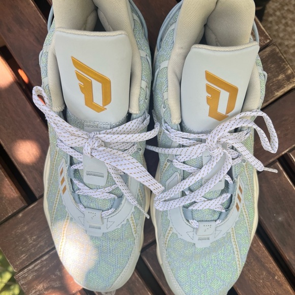 Size 10 adidas Dame 7 Christmas Pack is a special edition sneaker - Picture 4 of 13